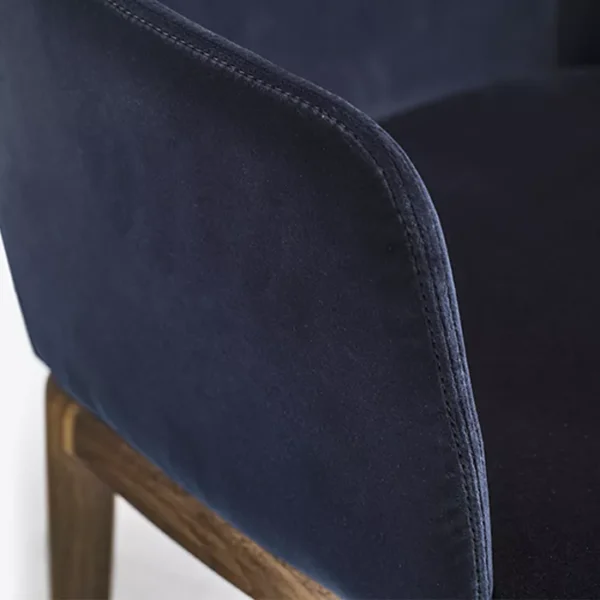 صندلی چوبی رمو