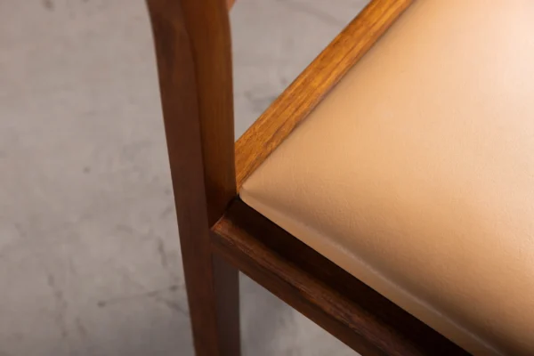 صندلی چوبی آنتونی