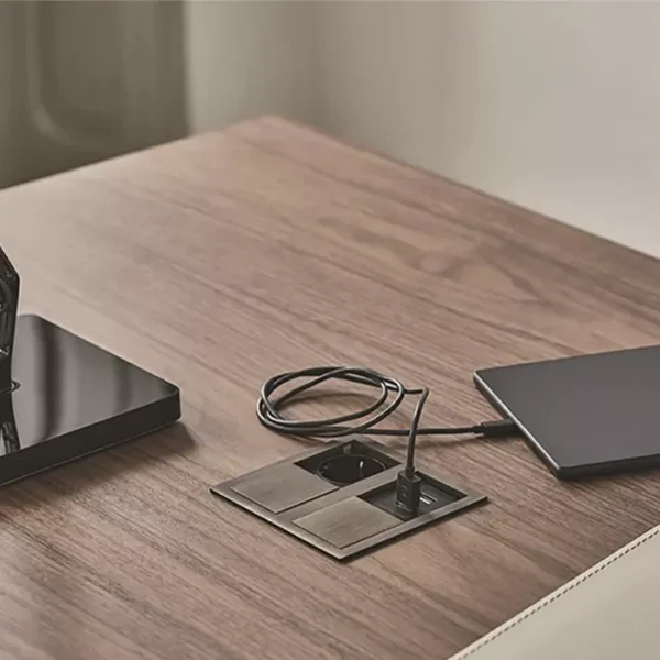 میز تک‌پایه چوبی مدل جلوه